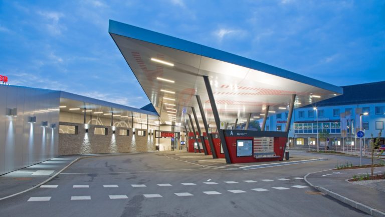 ArchitekturStudio Gilhofer, Busterminal Attnang-Puchheim