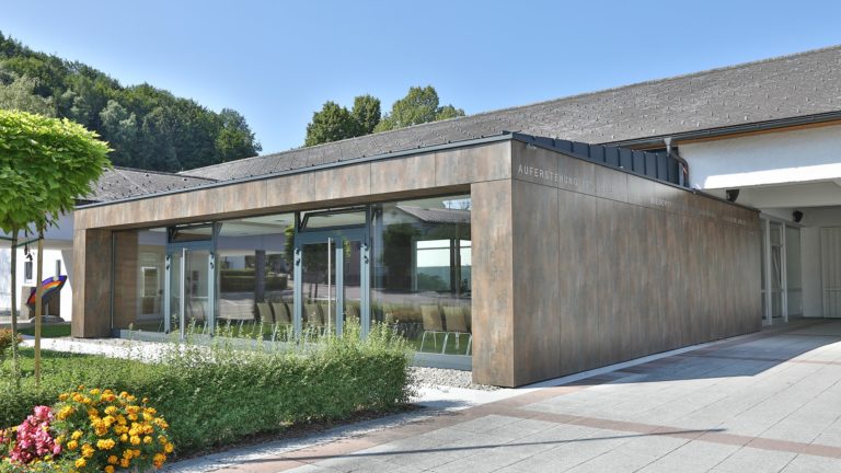 ArchitekturStudio Gilhofer, Aussegnungshalle Attnang-Puchheim
